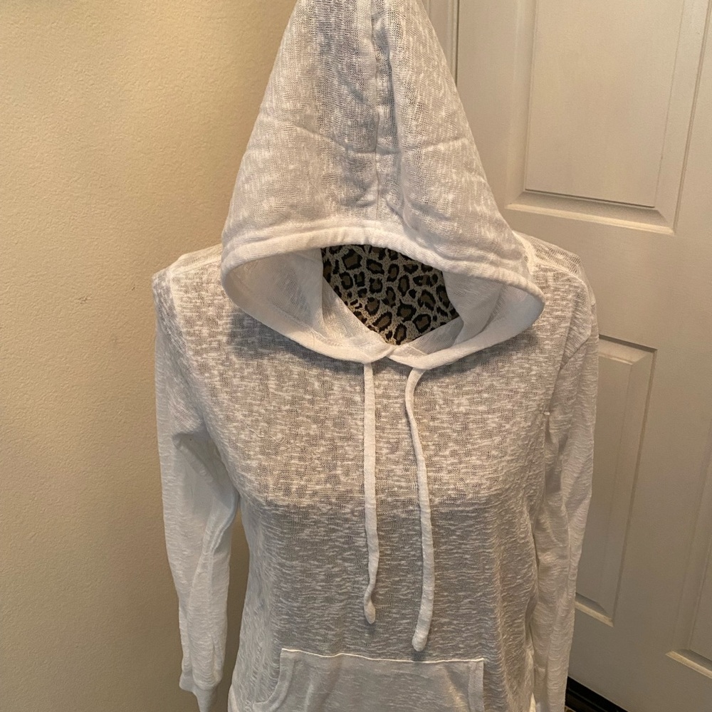 Women’s pullover sweatshirt